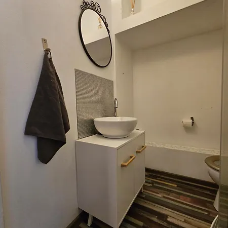 Franceza Street 3bedroom Daire