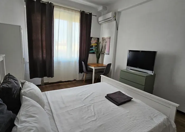 Franceza Street 3bedroom Apartament