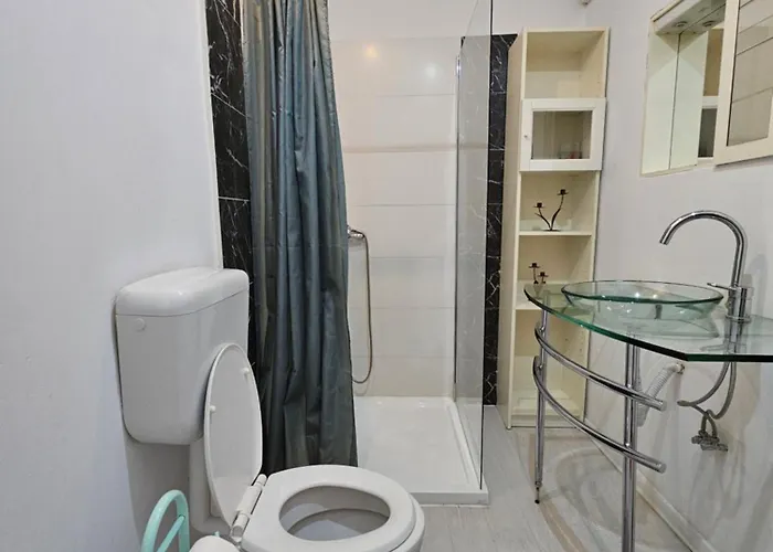 Franceza Street 3bedroom Διαμέρισμα *